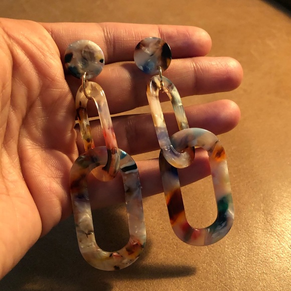 Fun Multi color marbleized earrings - Picture 3 of 4